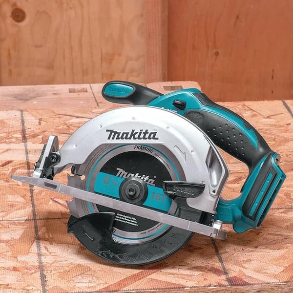 Sierra Circular Makita DSS611Z